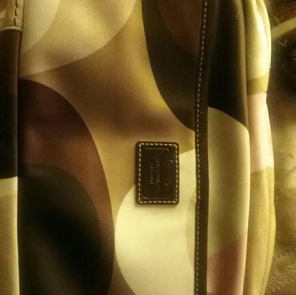 Coach tri color bag - Picture 2 of 4